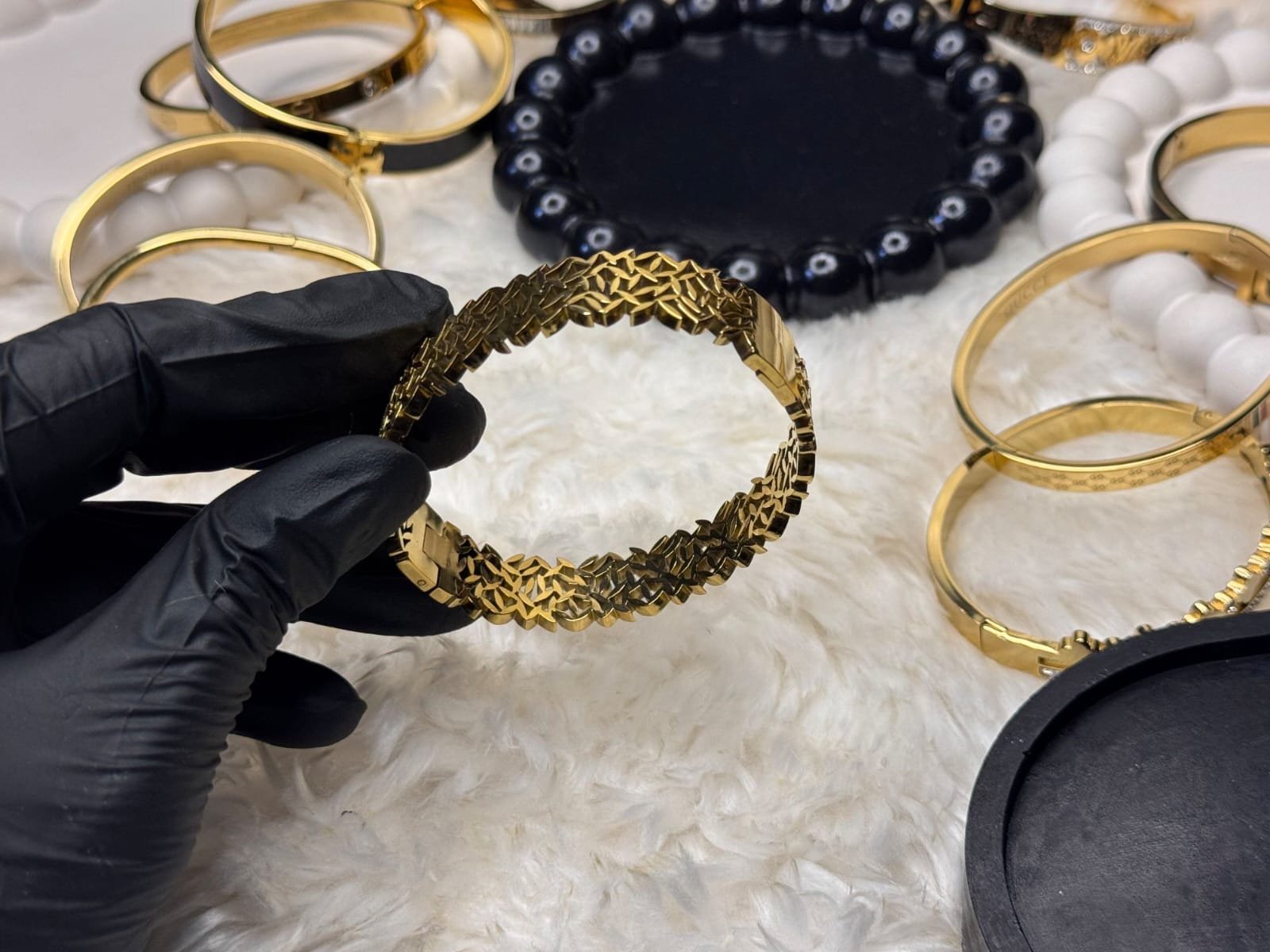 Luxury Woven Gold Handcuff – Interlocking Detail - Image 5